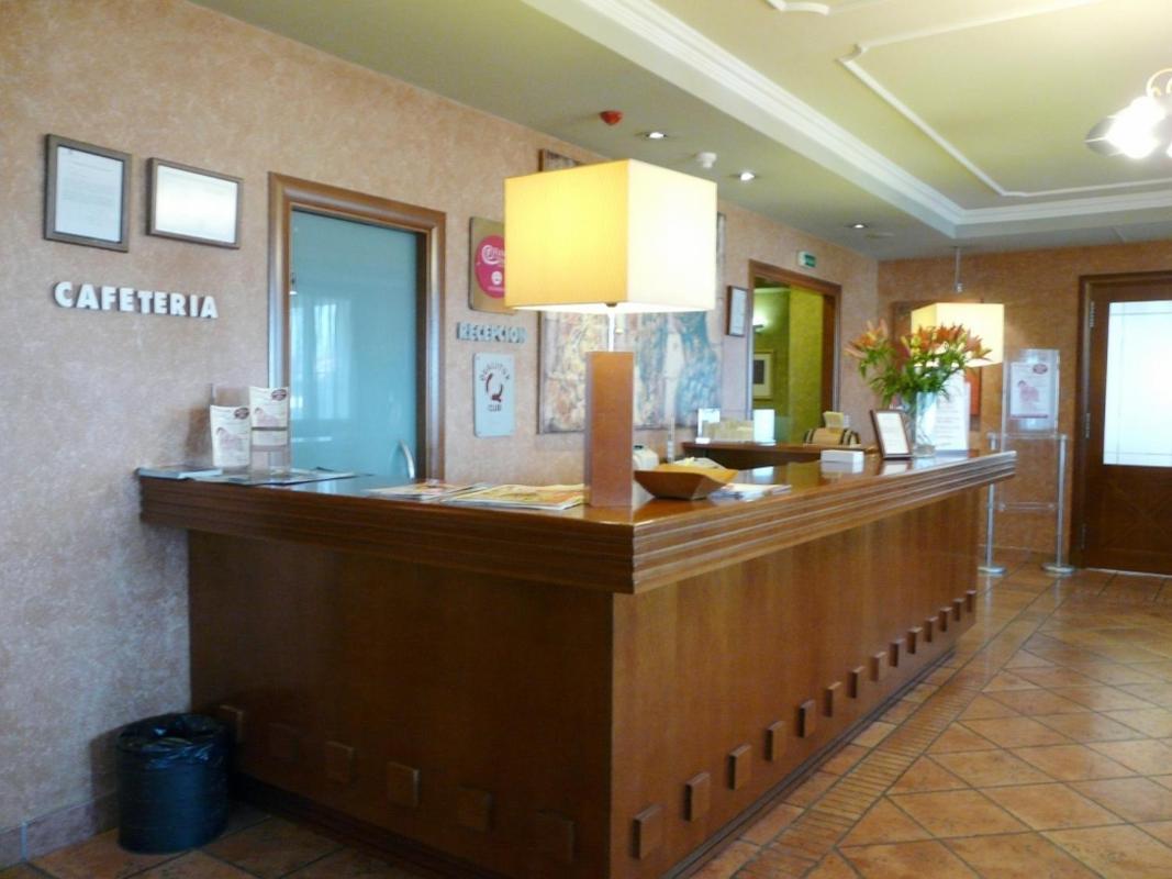Hotel Restaurante El Tollo Utiel Exterior photo